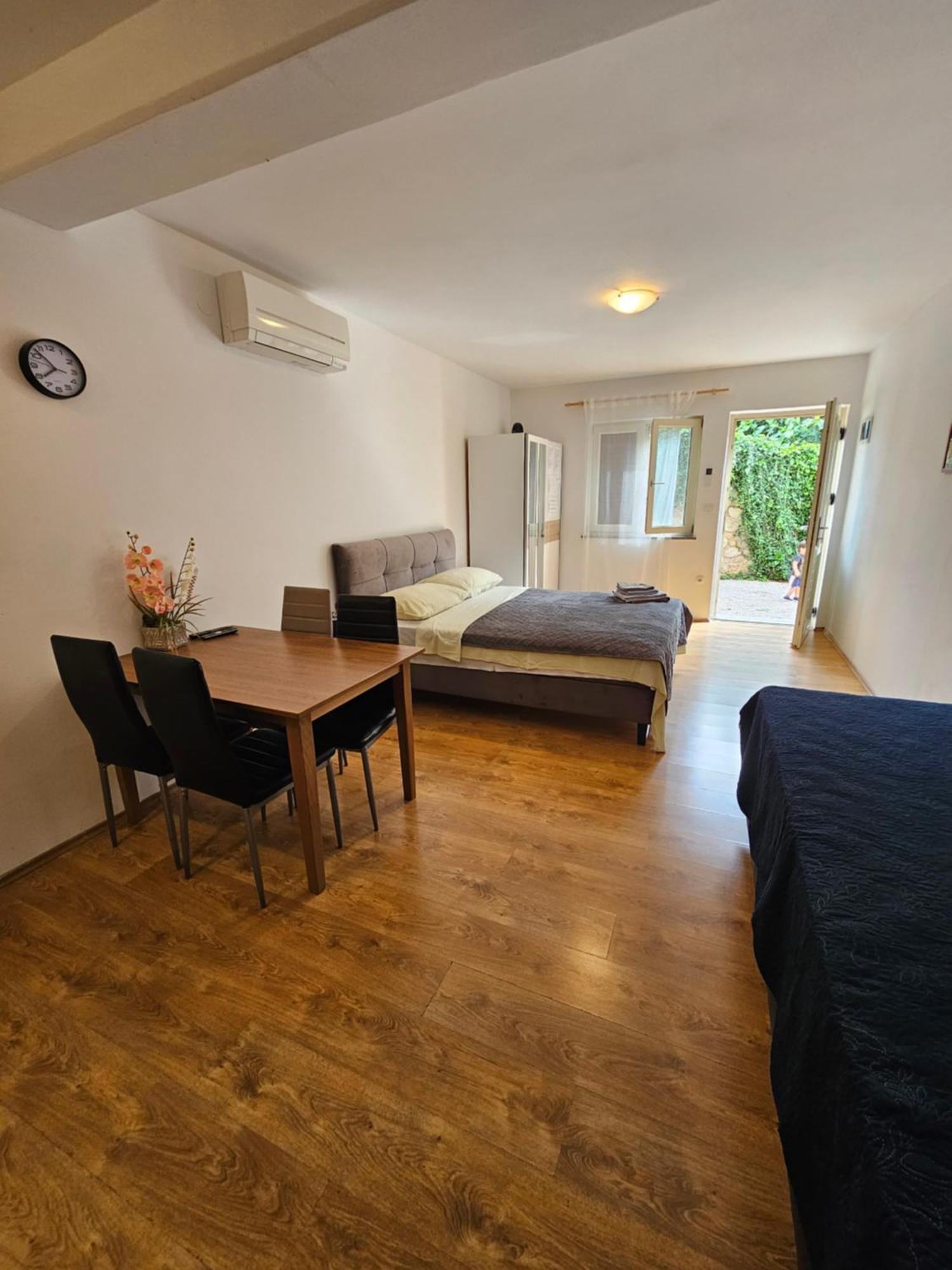 Apartmani Barbara Brseč Εξωτερικό φωτογραφία